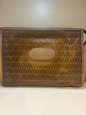 Mario Valentino Pouch